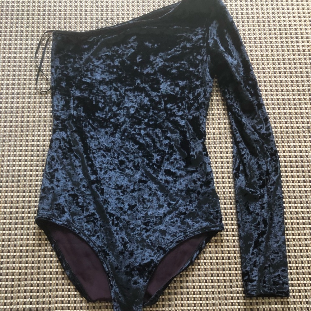 Crushed velvet body suit